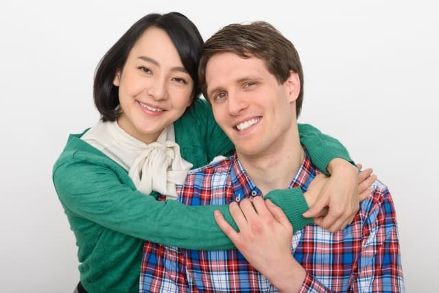 素敵な関係を築くことができた男性と女性の写真